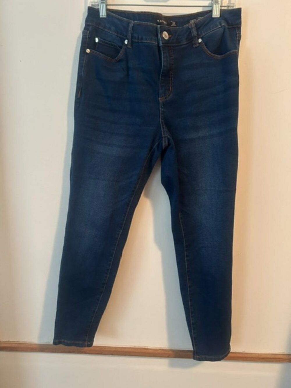 Tahari Chloe 5 pocket denim skinny ankle pants